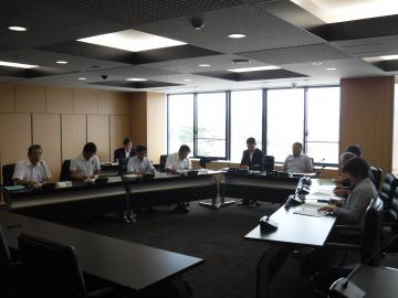 会派代表者会議の様子